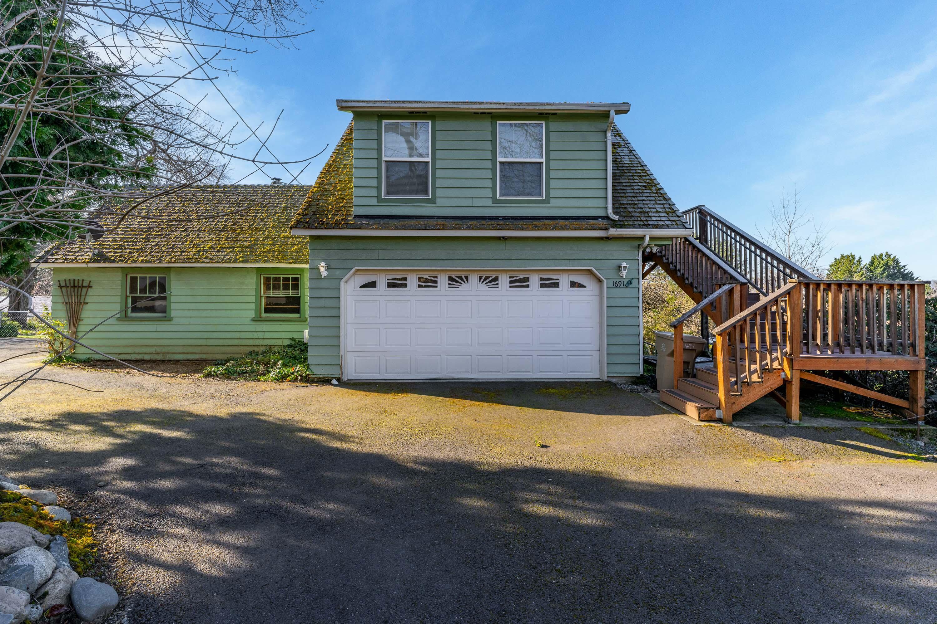 Property Photo: 1699 NE Foothill Boulevard OR 97526