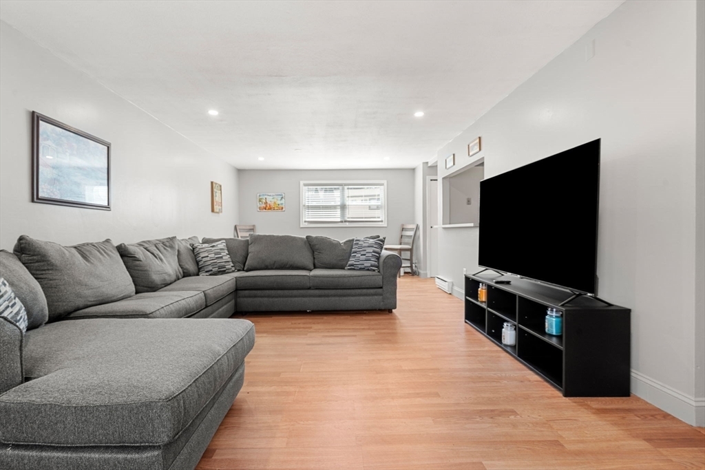 Property Photo: 20 Mason Ct 20 MA 01913