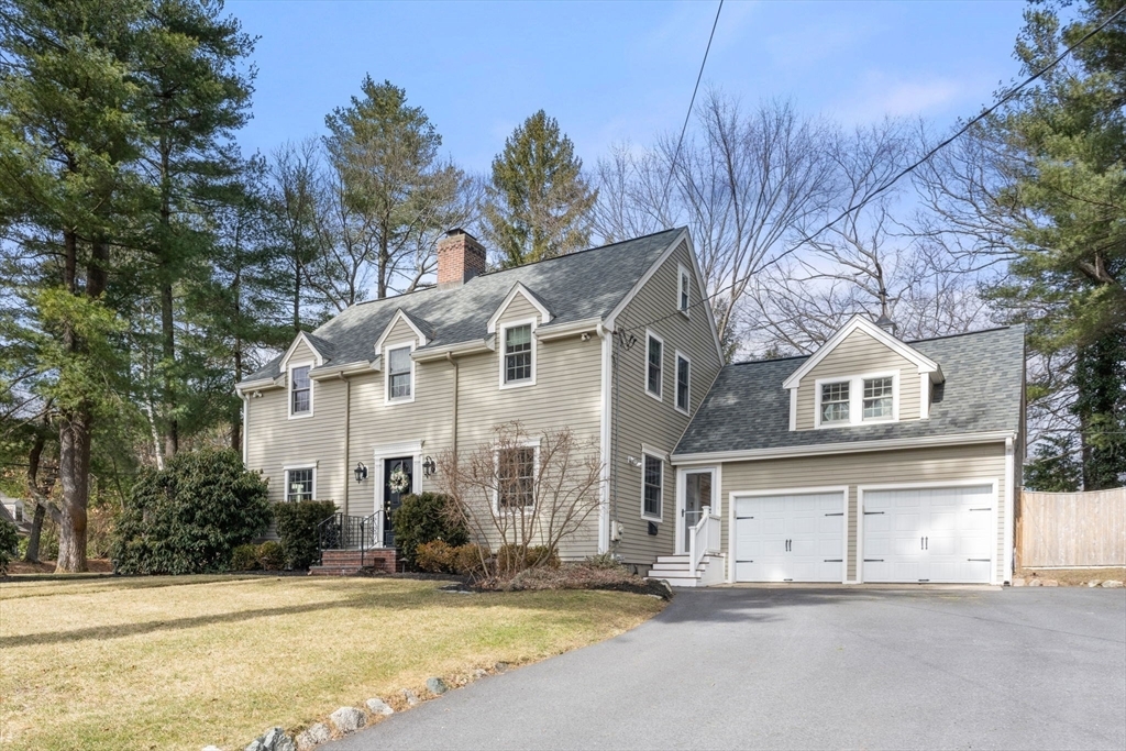 Property Photo:  6 Glendale Road  MA 02492 