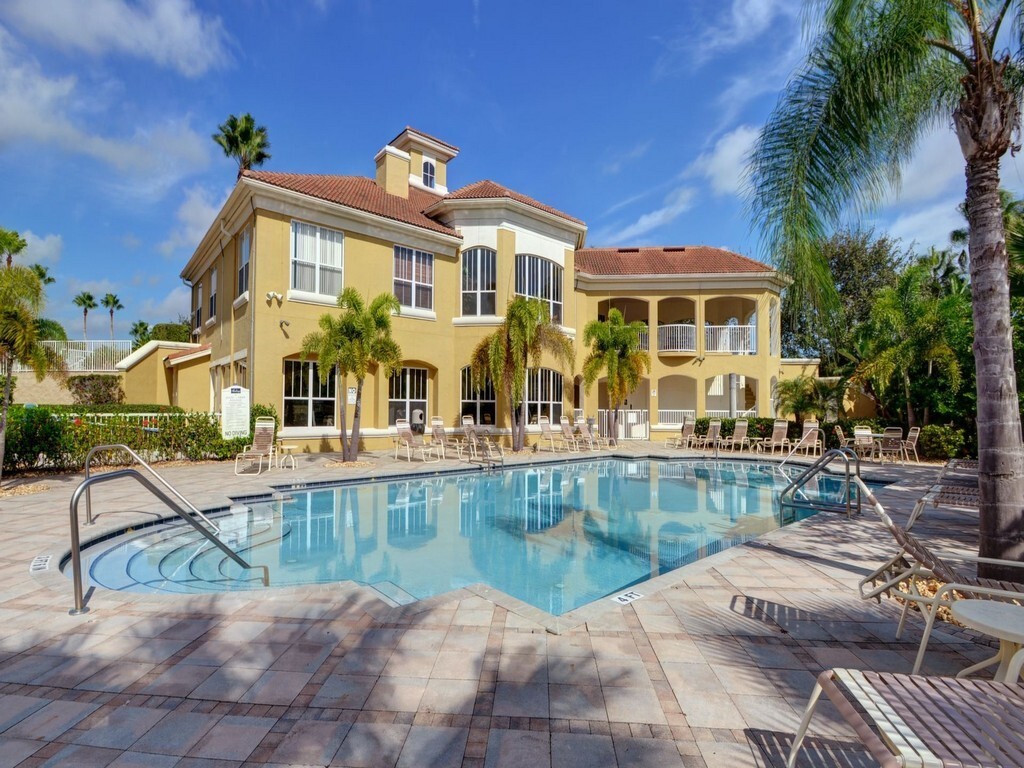 Property Photo: 5080 Fairways Circle G203 FL 32967