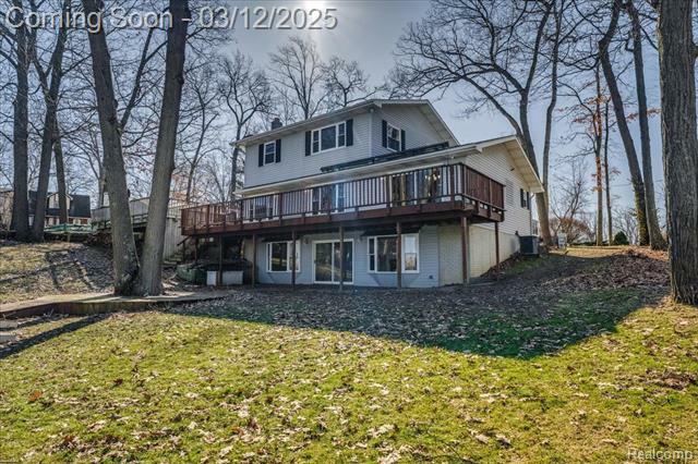 Property Photo:  6402 Hartwood Drive  MI 48430 