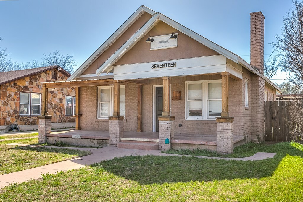 Property Photo:  17 N Madison St  TX 76901 