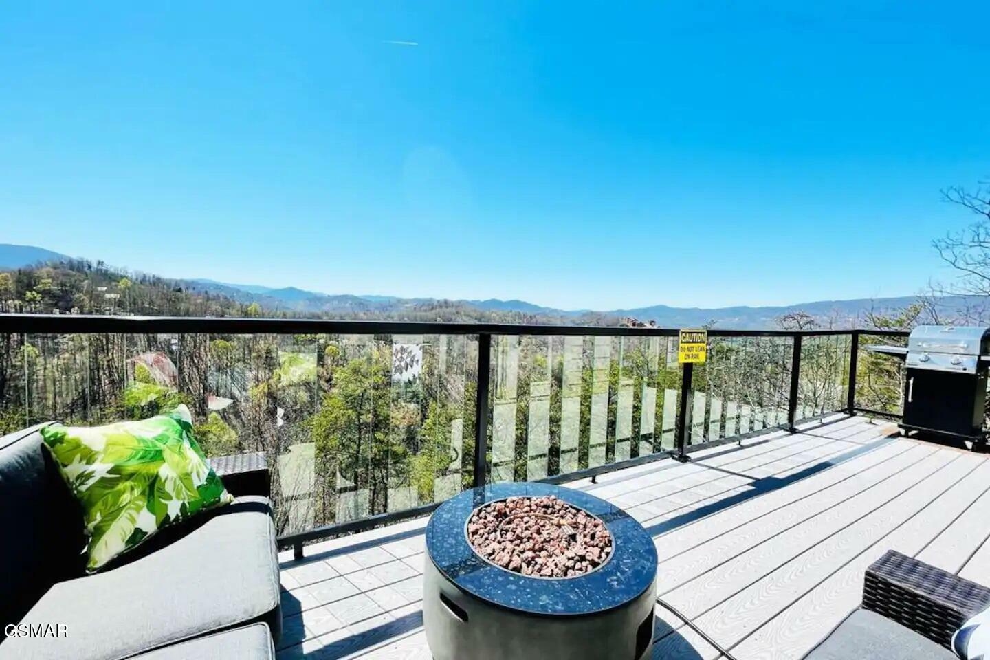 Property Photo: 920 Falcon View Way TN 37862