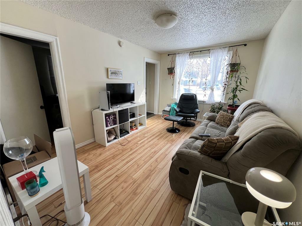 Photo de la propriété:  1706 Victoria Avenue  SK S7H 1Z7 