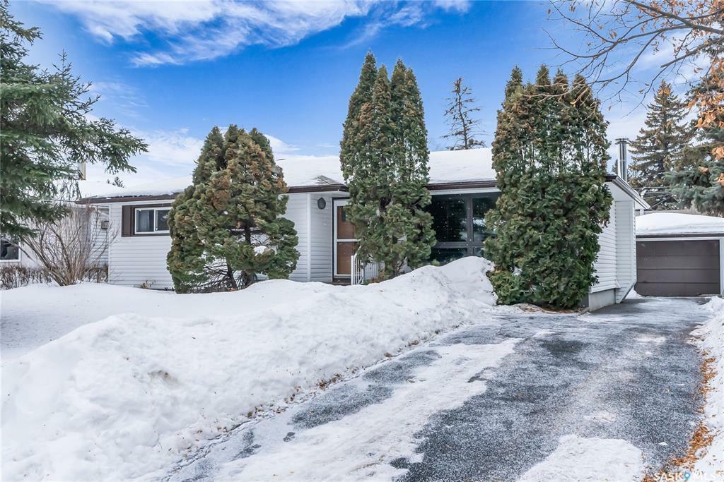 Property Photo:  2804 Estey Drive  SK S7J 2V7 