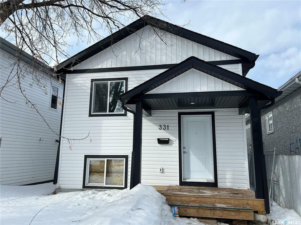 Property Photo:  331 S Avenue S  SK S7M 3A1 