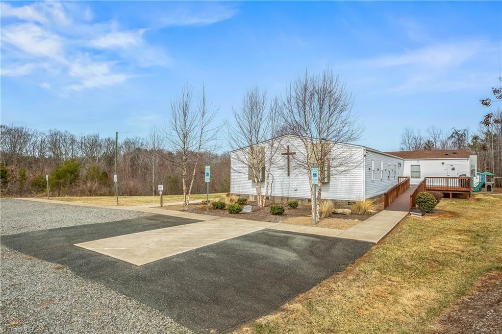 Property Photo: 1255 Mountain View Road NC 27021