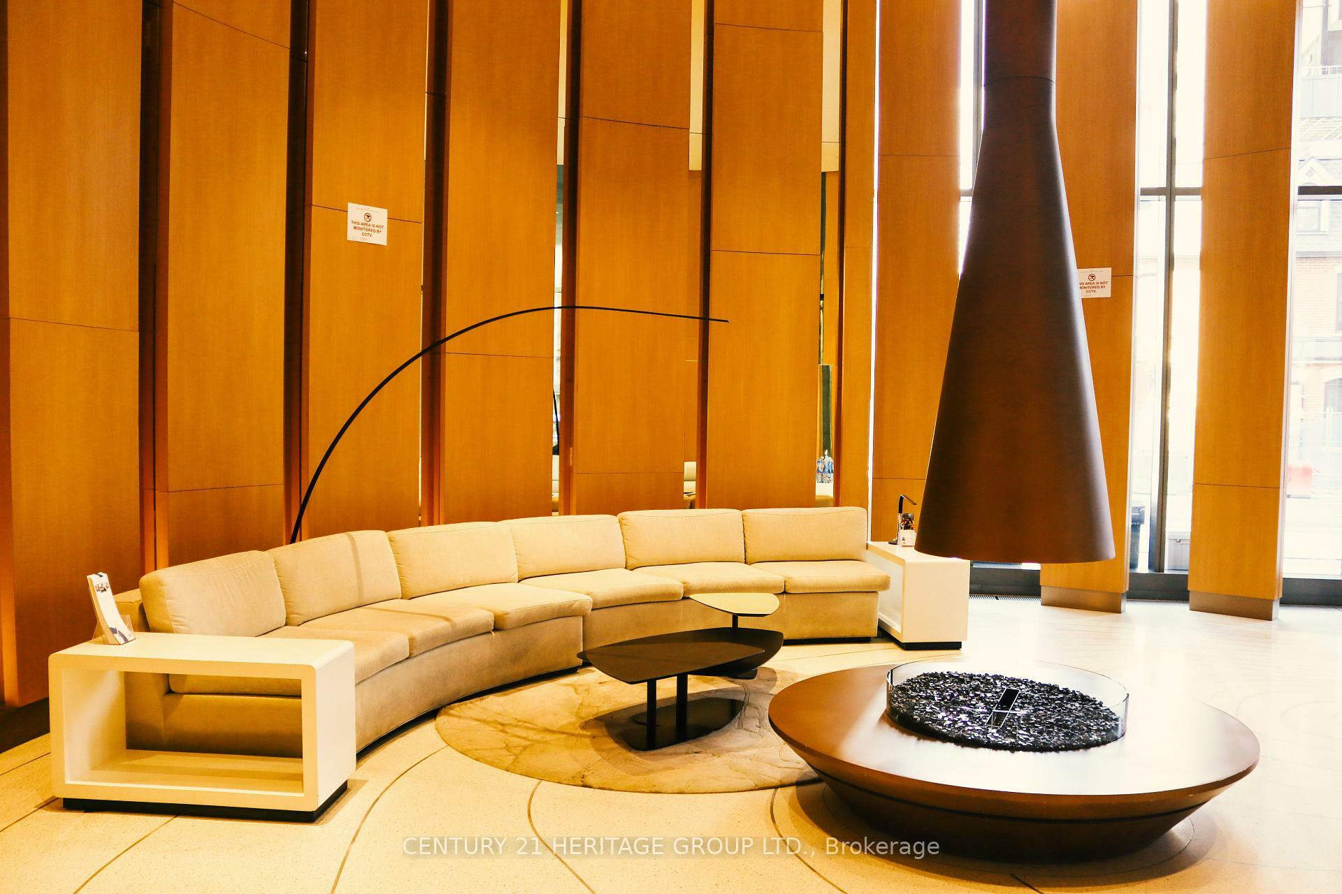 Photo de la propriété: 11 Wellesley Street W 6009 ON M4Y 0G4