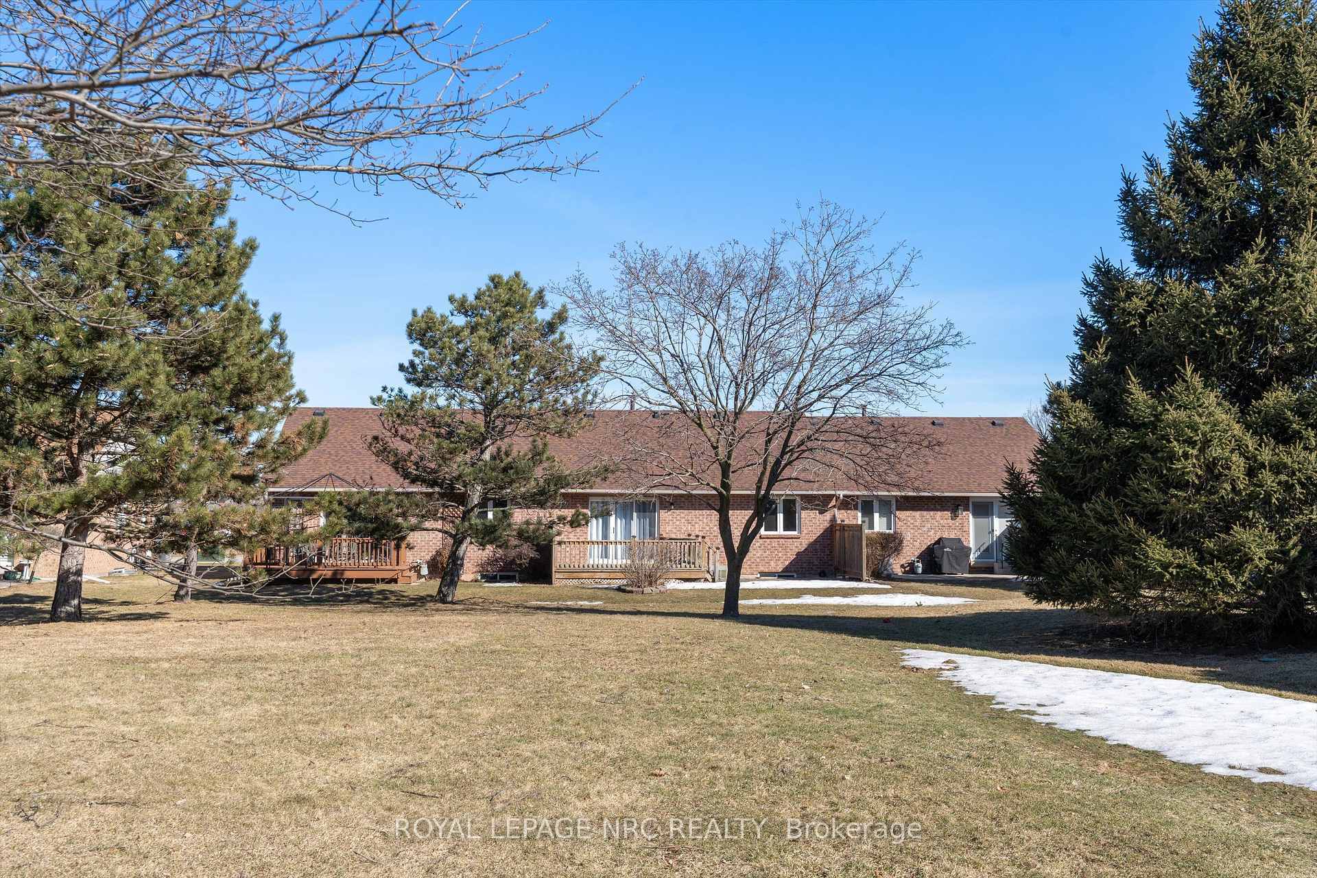 Property Photo: 122 Bunting Road 92 ON L2P 3X7