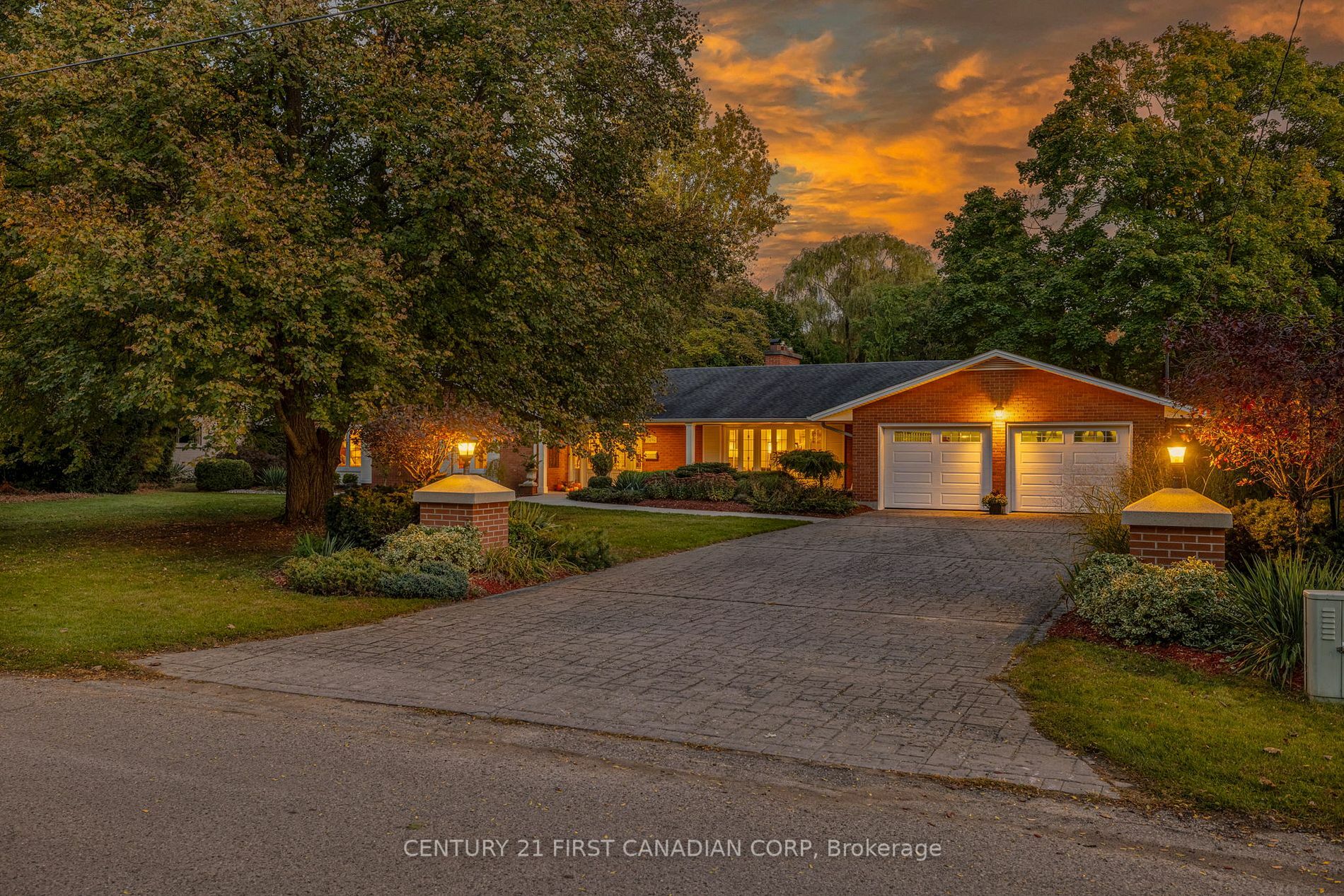 Property Photo:  1496 Stoneybrook Cres  ON N5X 1C5 