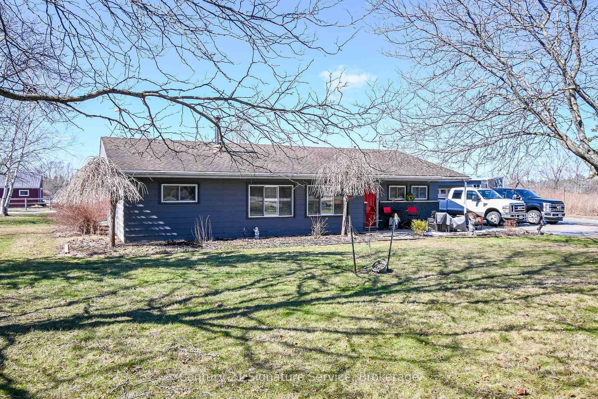 Property Photo:  752 Empire Road  ON L0S 1R0 
