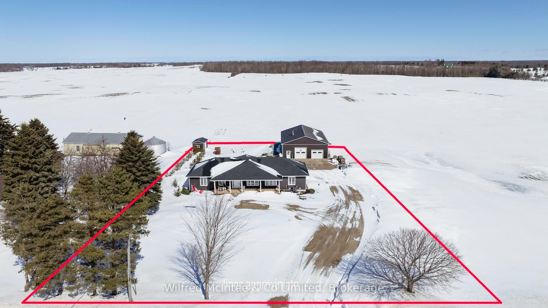 Property Photo: 422 Hayes Lake Avenue ON N0G 2B0