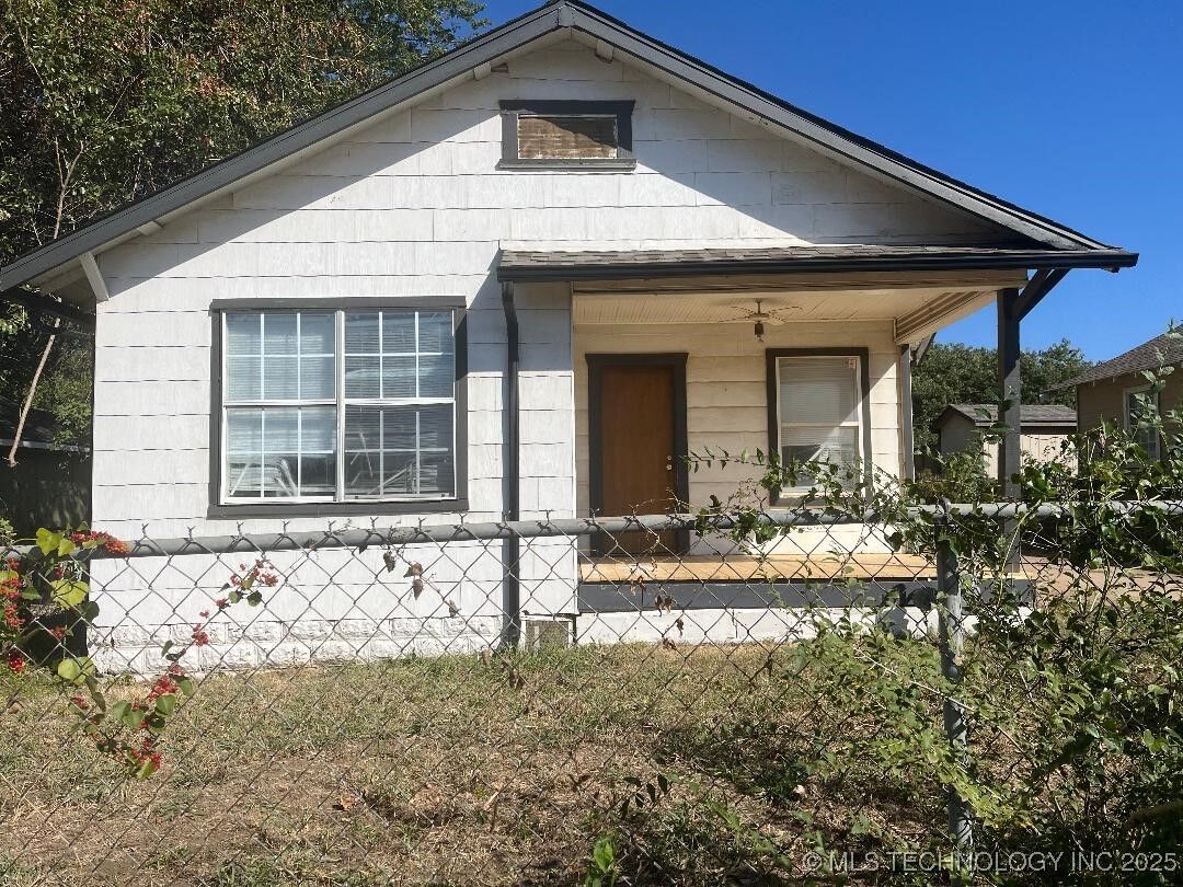Property Photo:  2229 E Oklahoma Street  OK 74110 