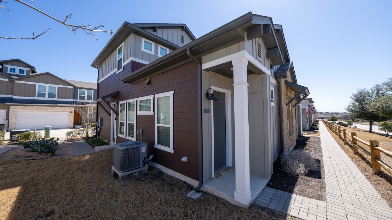 Property Photo: 1015 Vista View Drive 2702 TX 78626