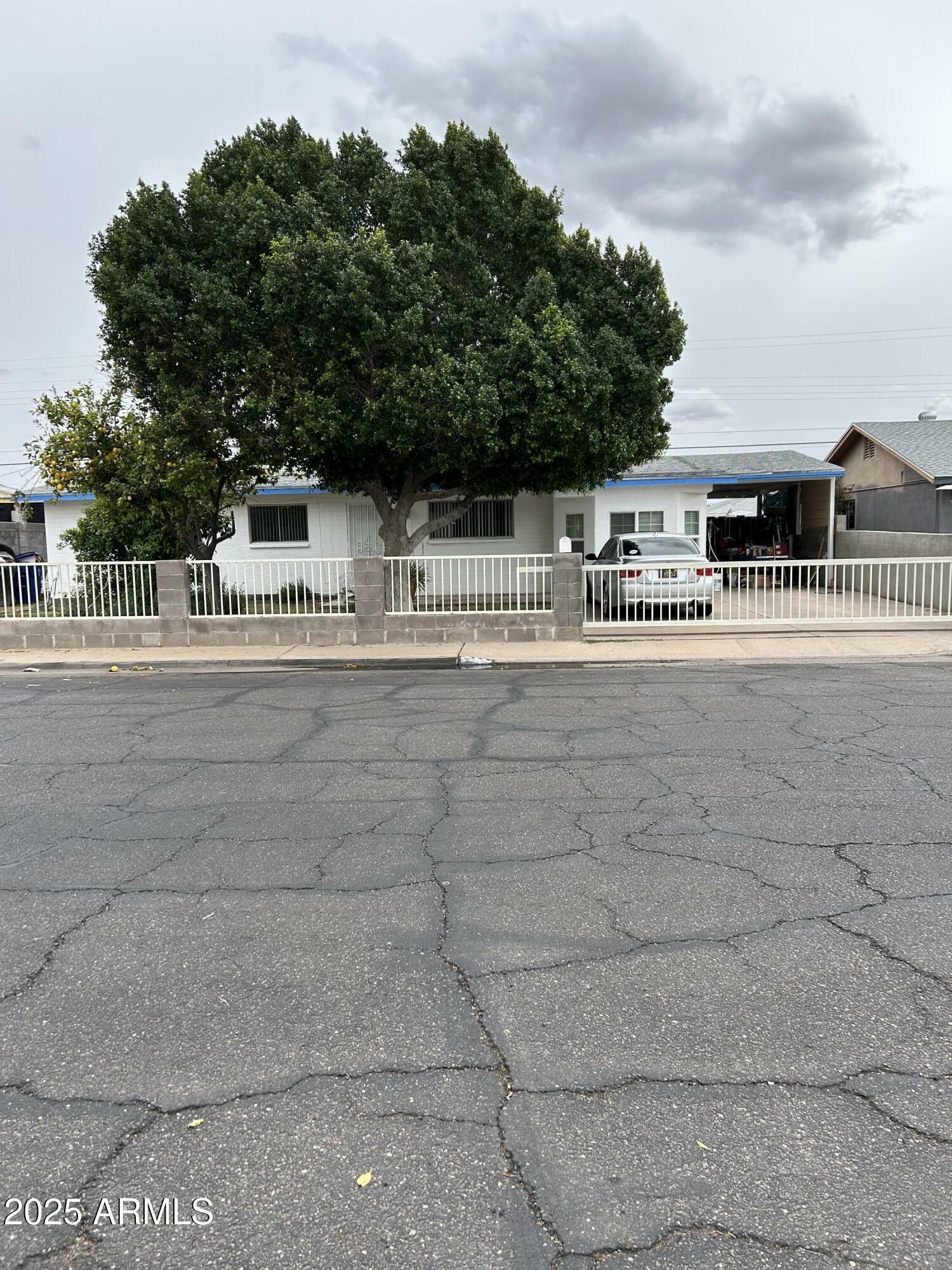 Property Photo: 1439 W 6th Drive AZ 85202