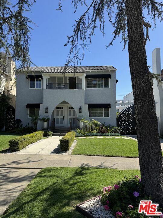 Property Photo:  1280 S Redondo Blvd  CA 90019 