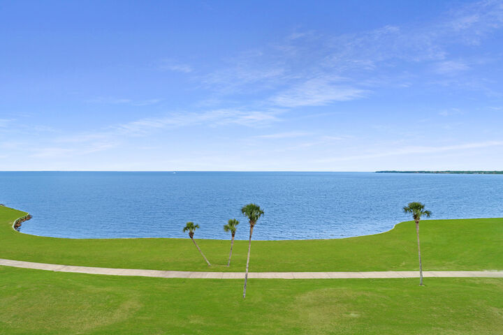 Property Photo:  25 Players Club 25  FL 32550 