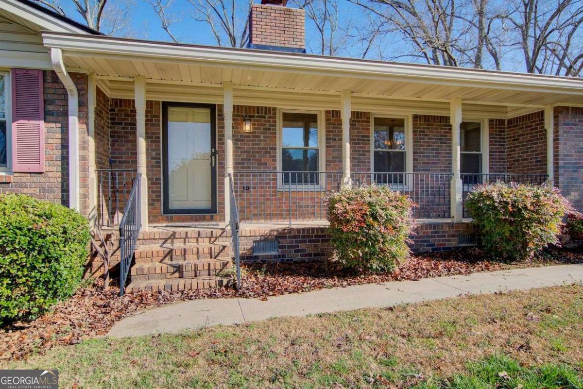 Property Photo: 5010 Highway 20 NE GA 30012