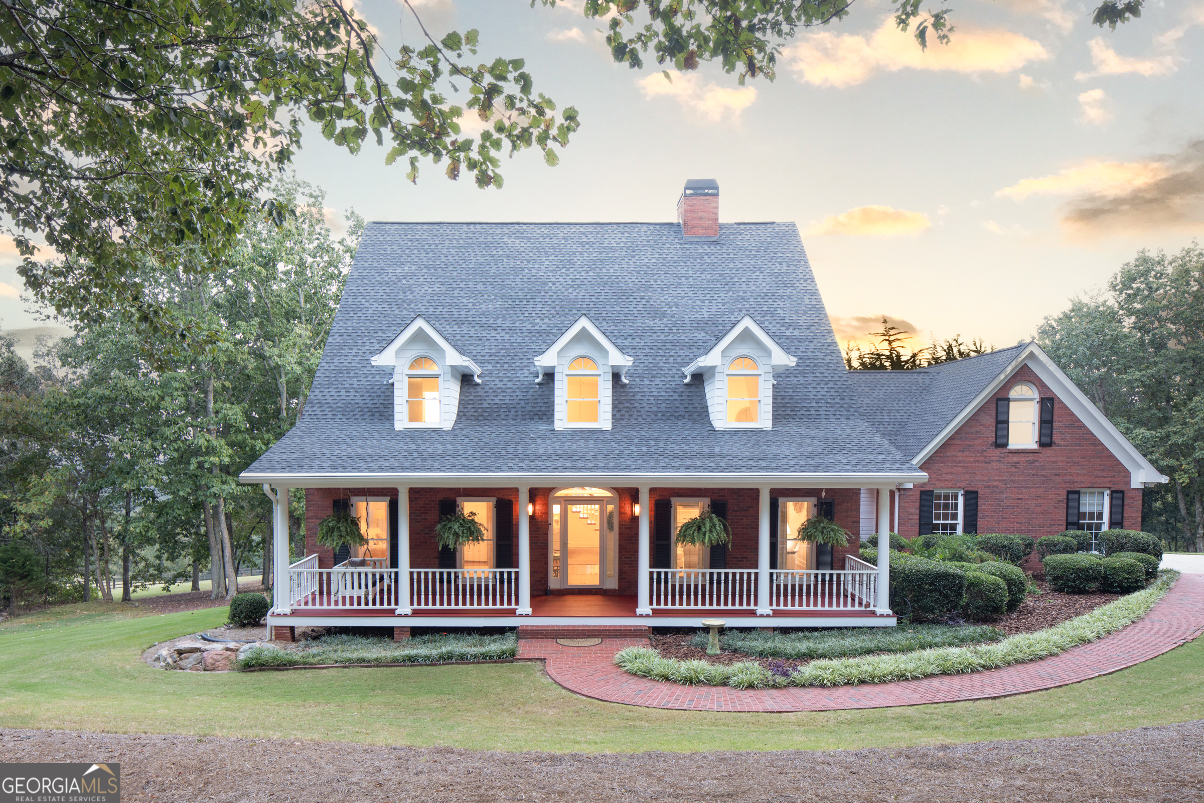Property Photo: 6745 Molly View Point GA 30041