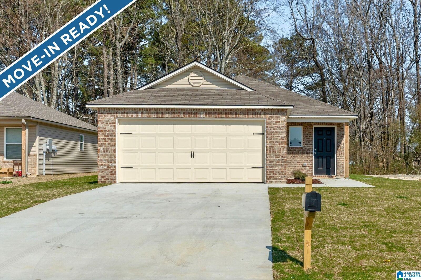 Property Photo: 85 Bow Court AL 36268