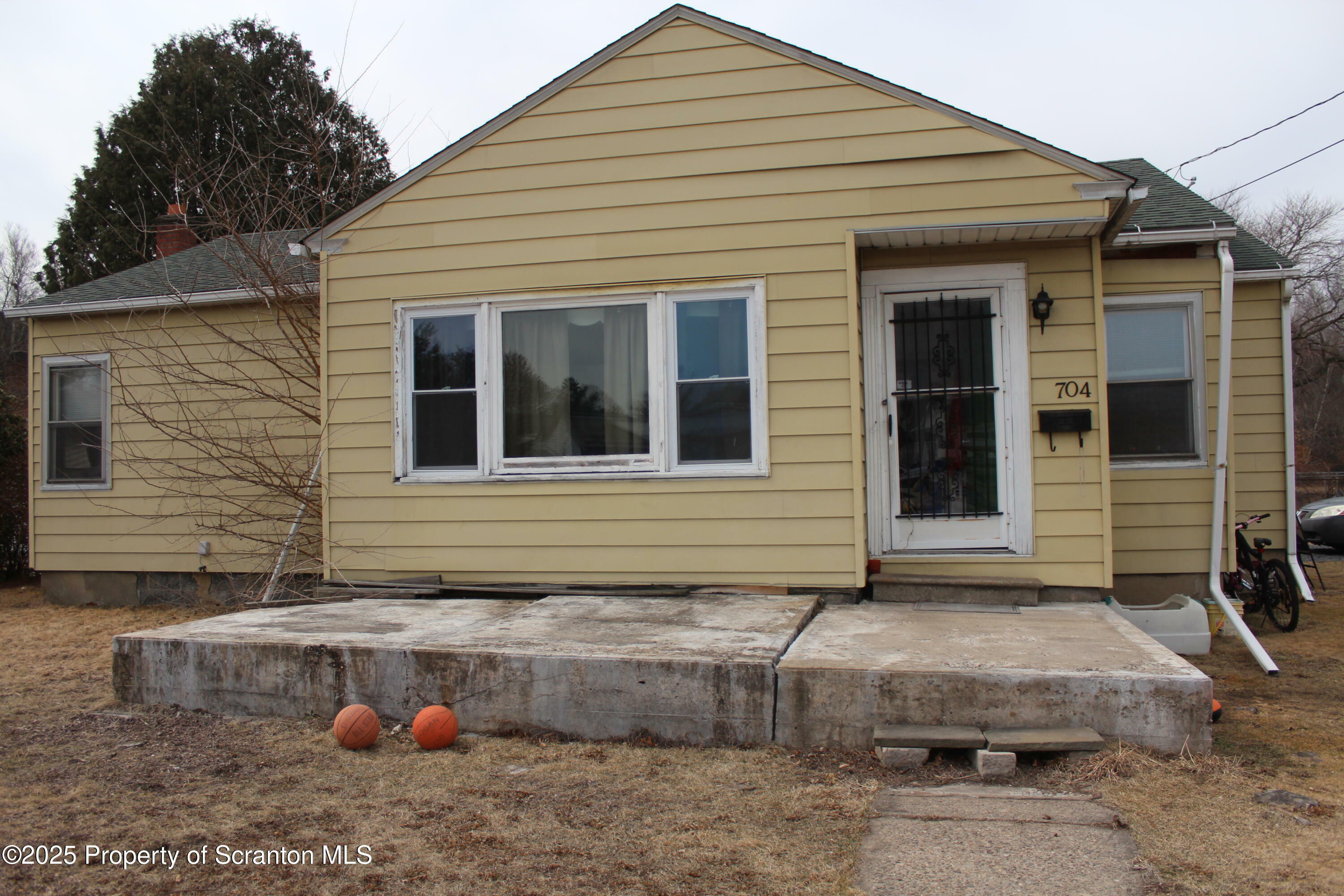 704 Edgebrook Drive  Moosic PA 18507 photo