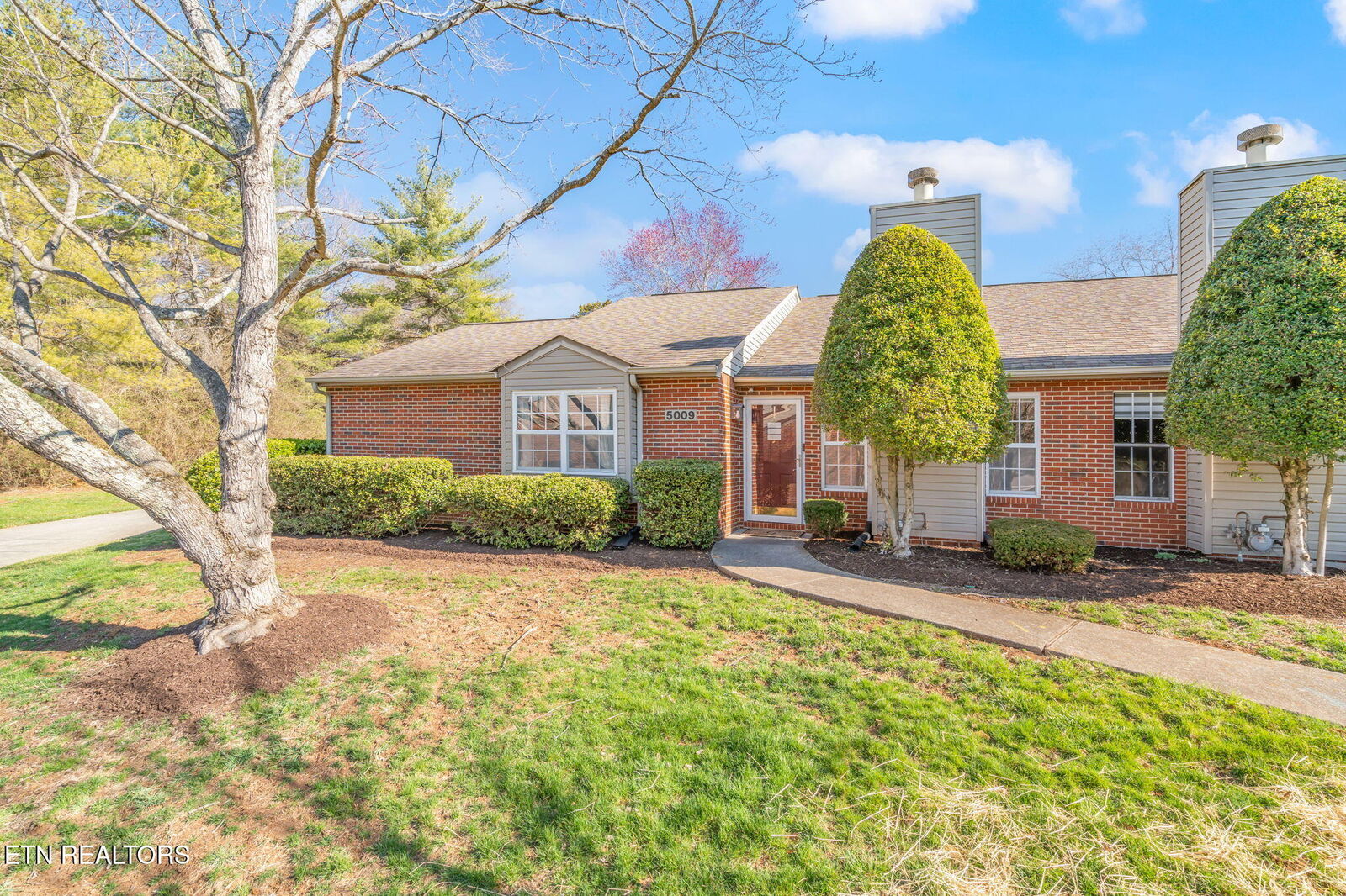 Property Photo: 5009 Griffins Gate Lane TN 37912