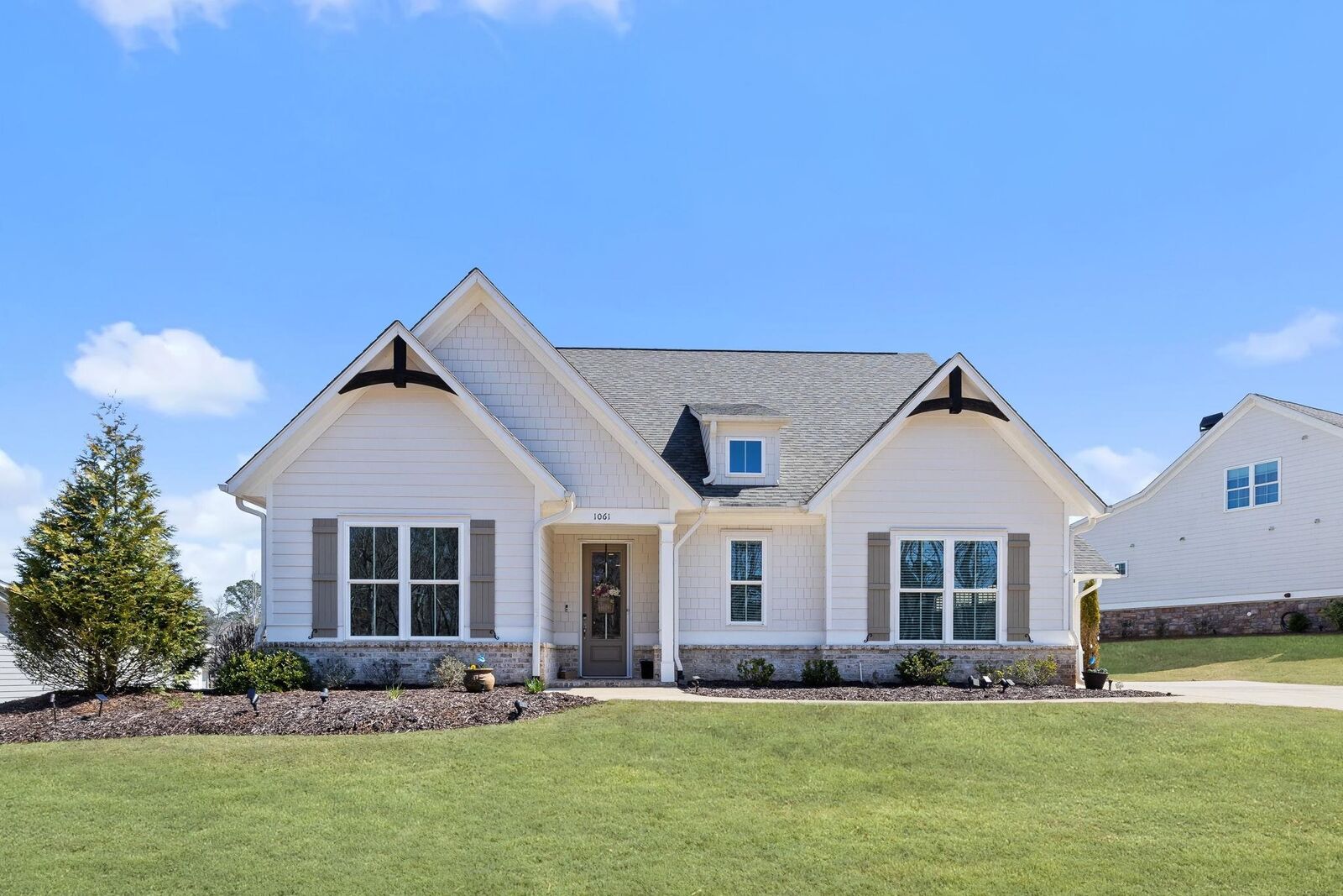 Property Photo:  1061 Hidden Hills Circle  GA 30642-0000 