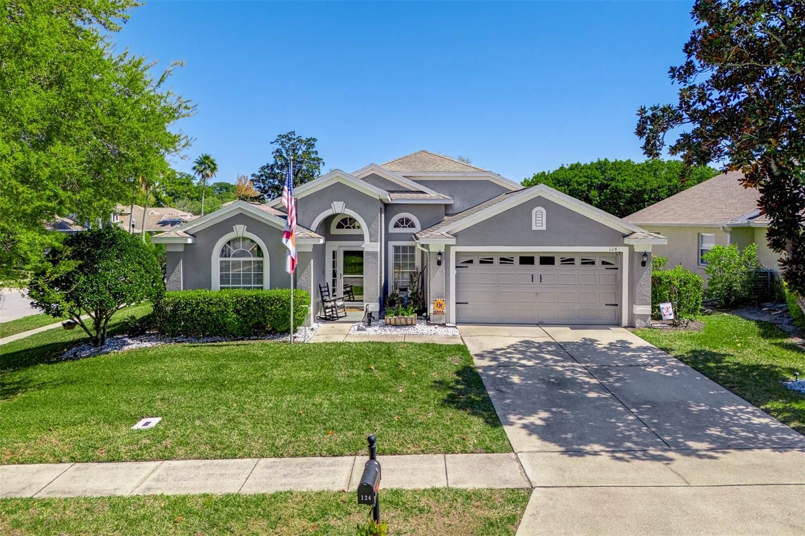 Property Photo: 124 Windsor Cresent Street FL 32708