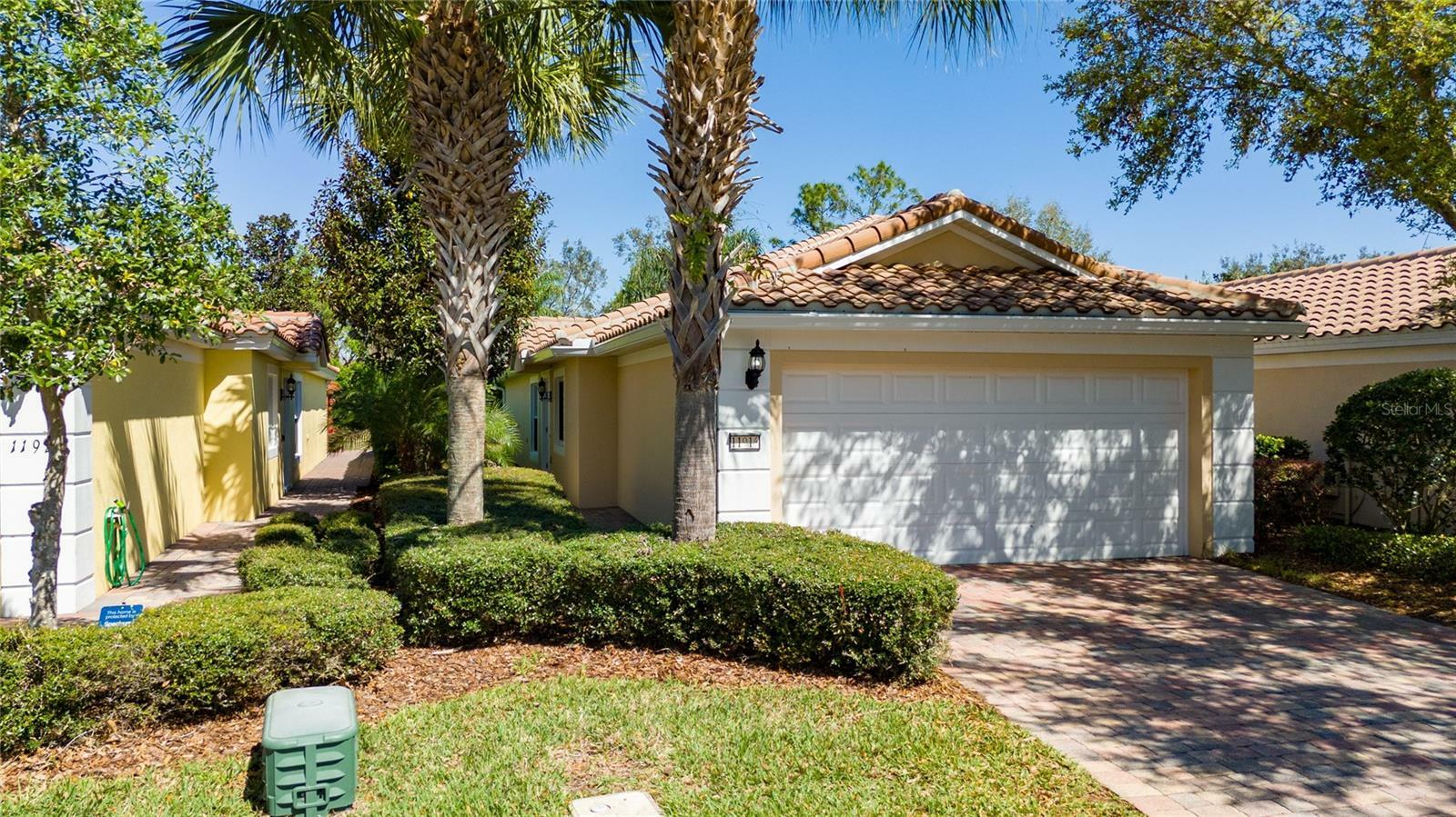 Property Photo:  11916 Fiore Drive  FL 32827 