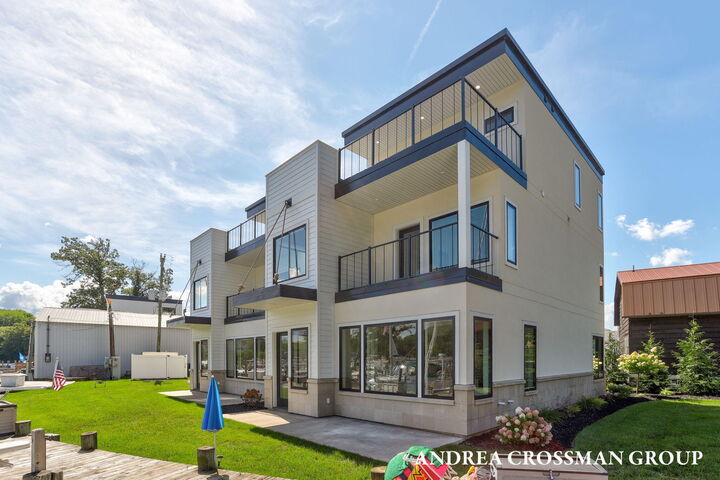 Property Photo:  1 N Bailey Avenue  MI 49090 