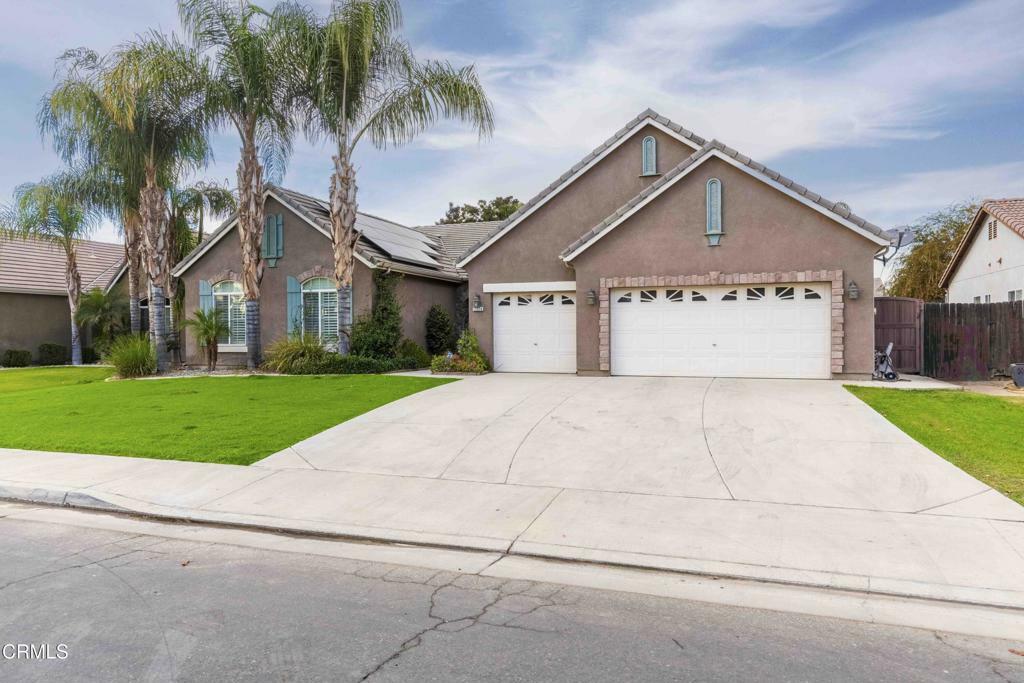 Property Photo: 11510 Regarse Drive CA 93311