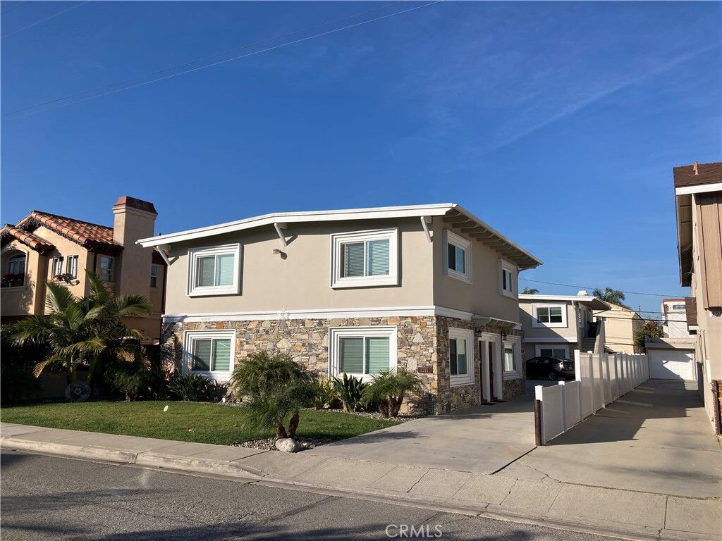 Property Photo: 2203 Voorhees Avenue CA 90278