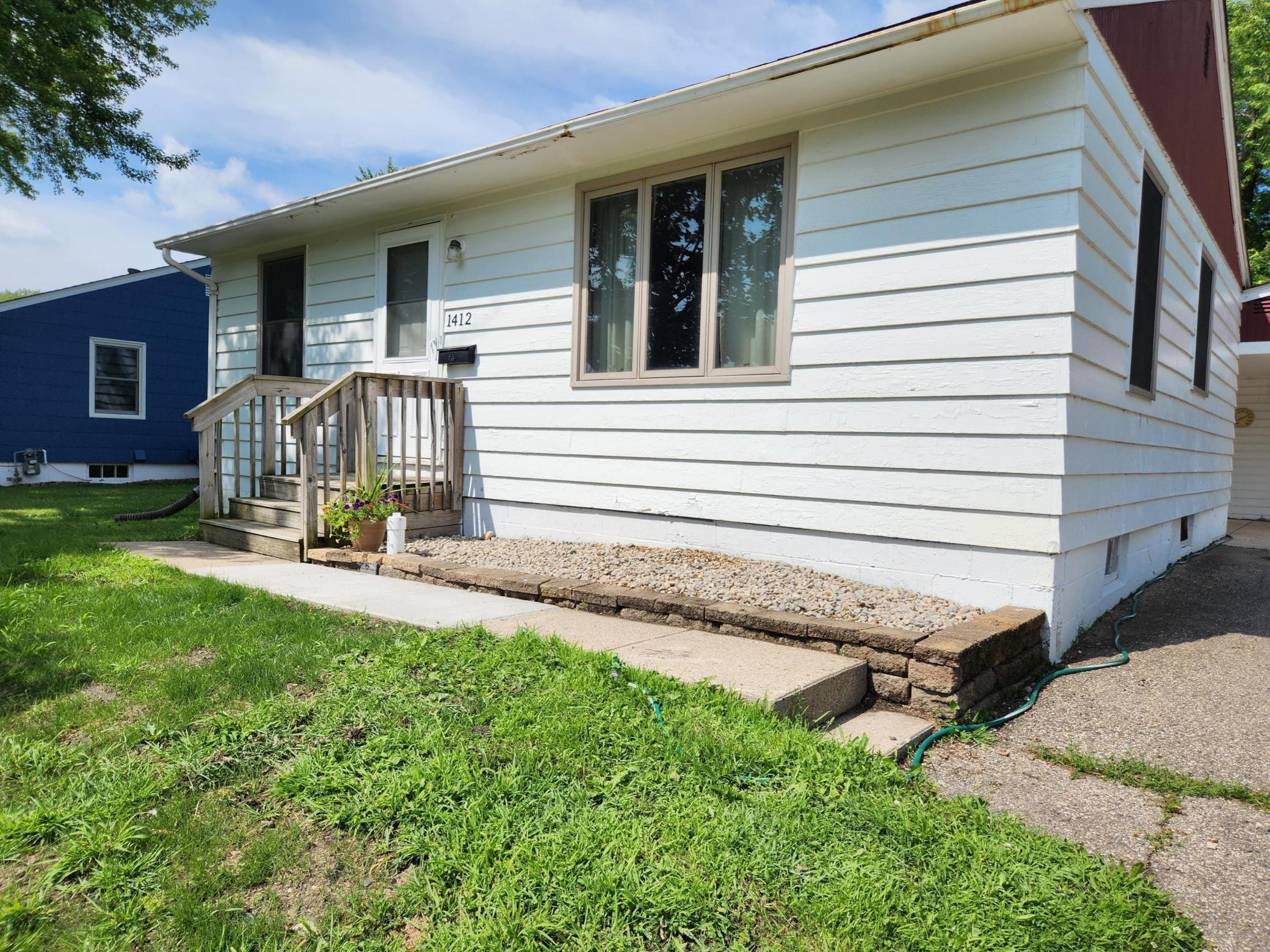 Property Photo: 1412 Manor Avenue MN 56007