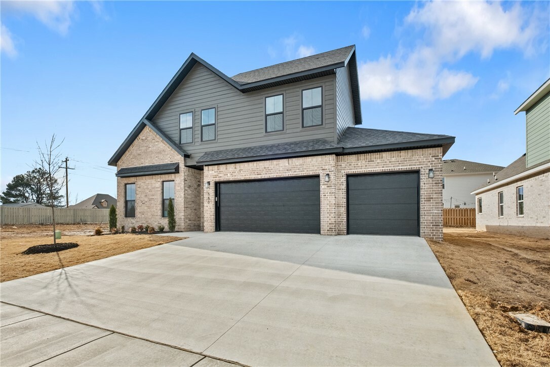 Property Photo: 1811 Peacock Road AR 72719