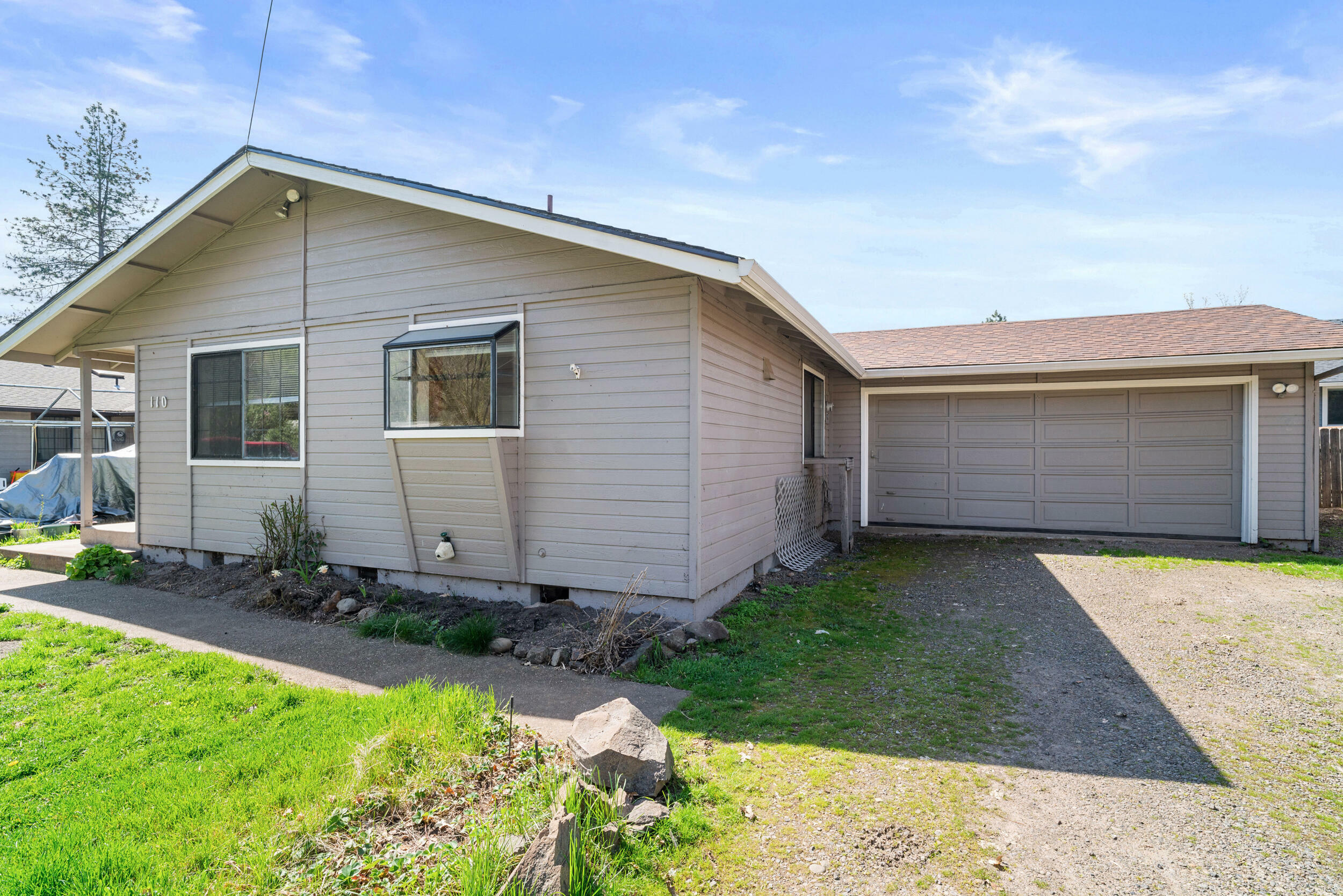 Property Photo: 110 Ginny Lane OR 97539