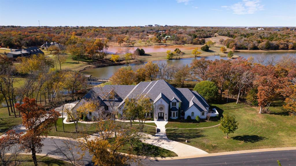 Property Photo: 2747 Walking Woods Trail OK 73049
