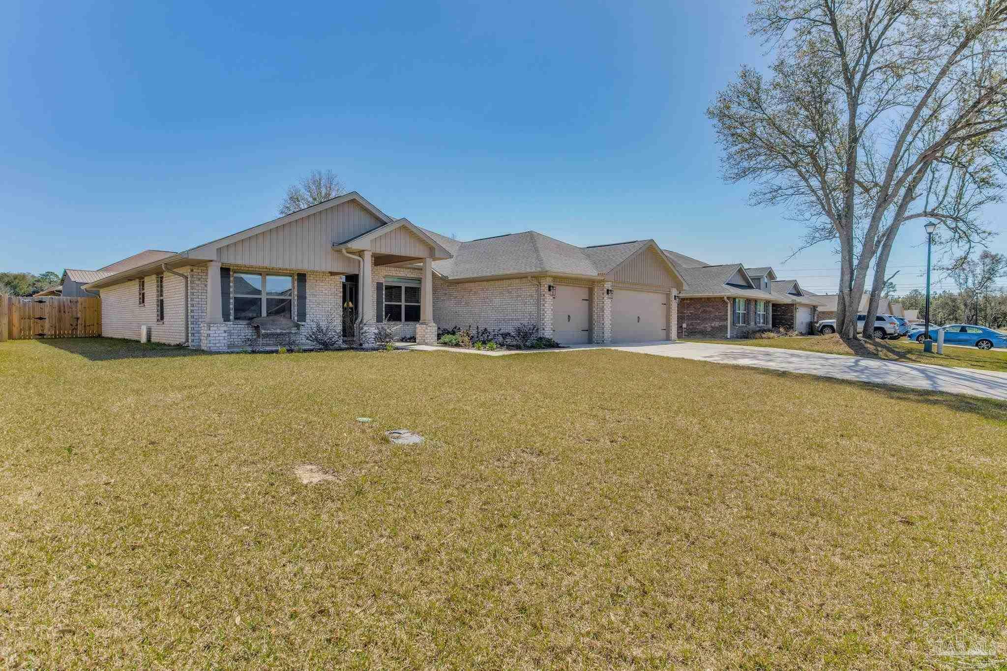 Property Photo:  6505 Benelli Dr  FL 32570 