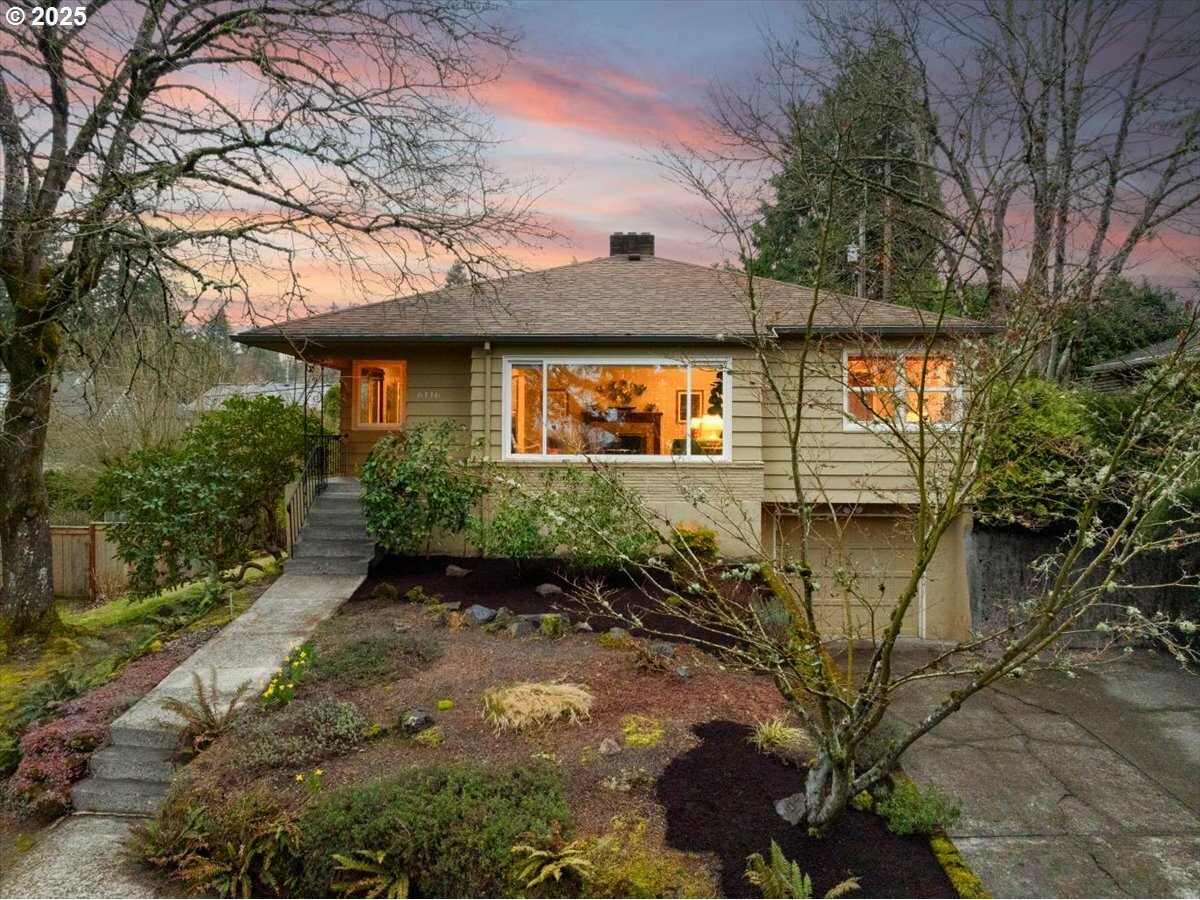 Property Photo:  6116 SW 47th Ave  OR 97221 