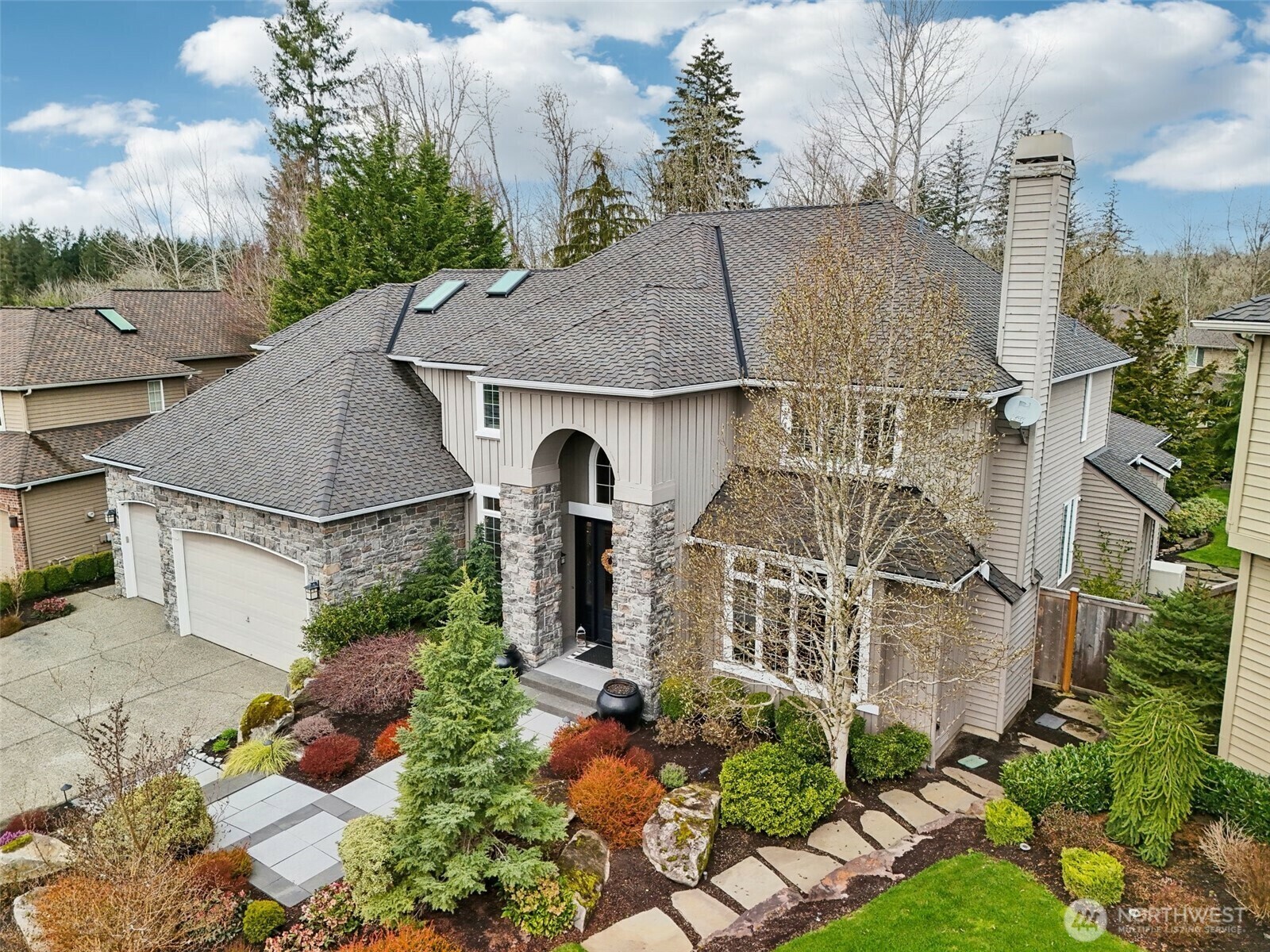 Property Photo: 26624 SE 15th Street WA 98075