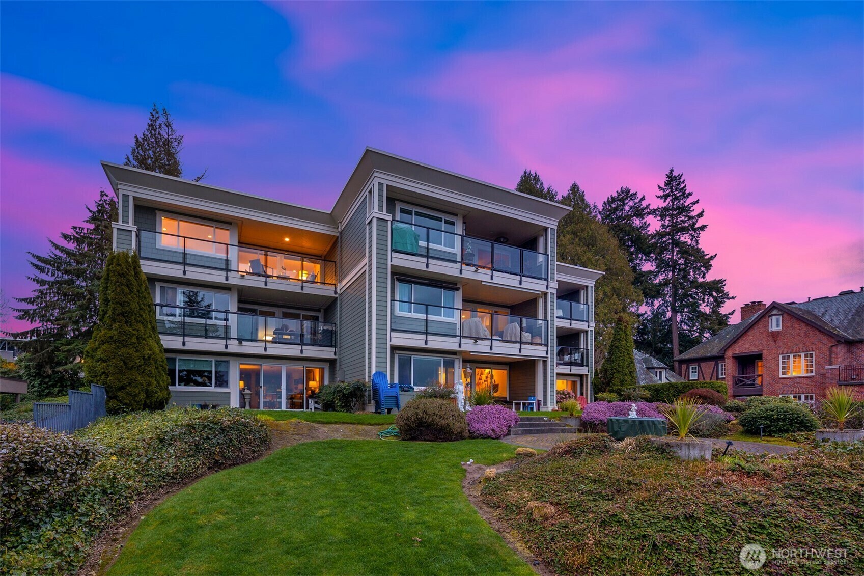 Property Photo:  6620  Lake Washington Boulevard NE 303  WA 98033 