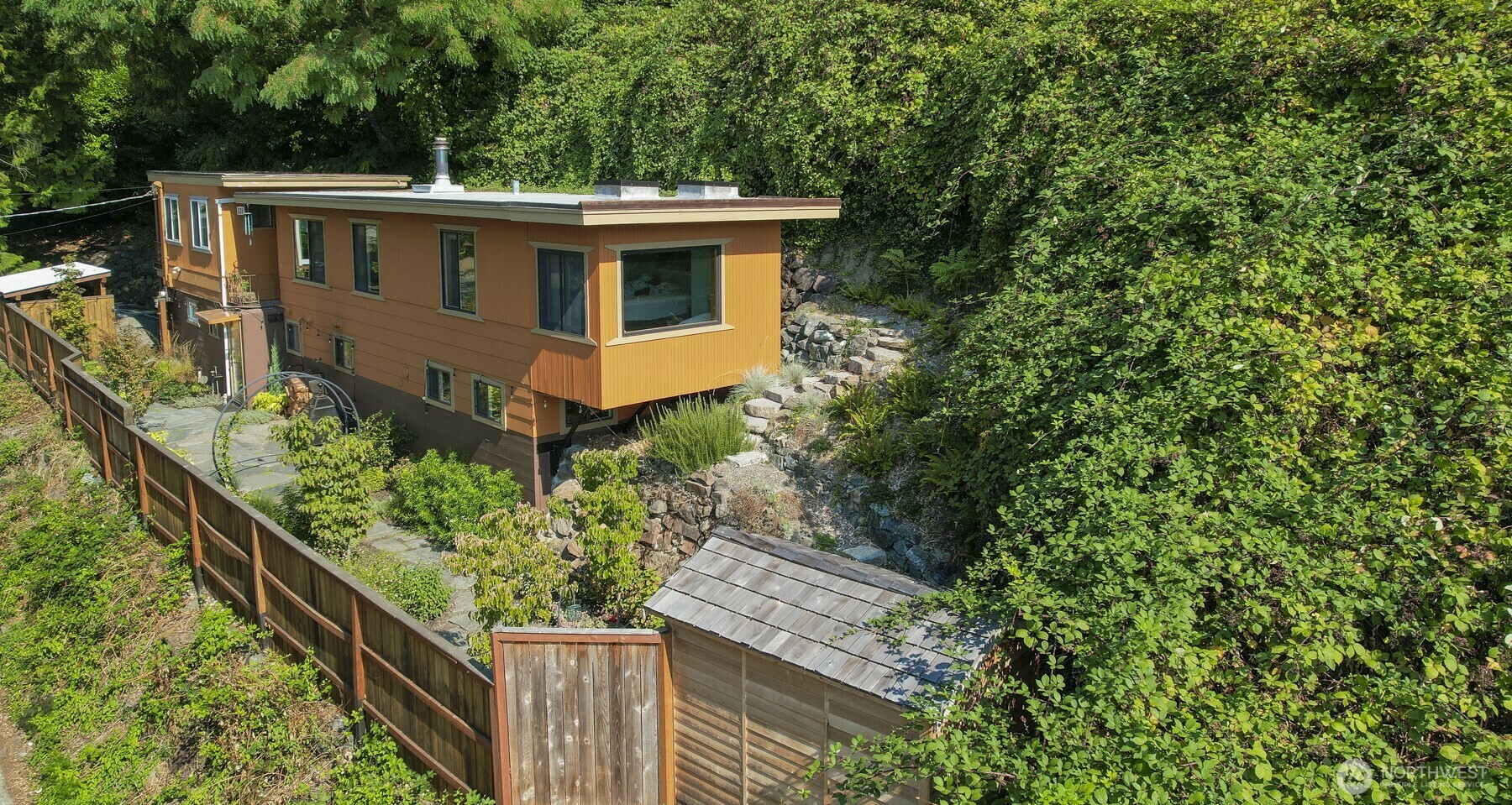 Property Photo: 4320 Palatine Avenue N WA 98103