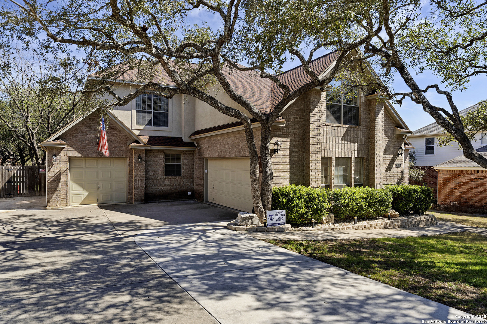 Property Photo: 1635 Lookout Pt TX 78260