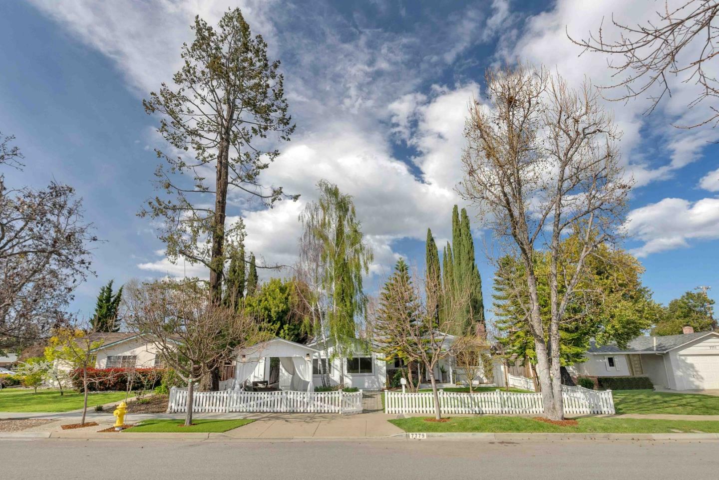 Property Photo:  7779 Robindell Way  CA 95014 