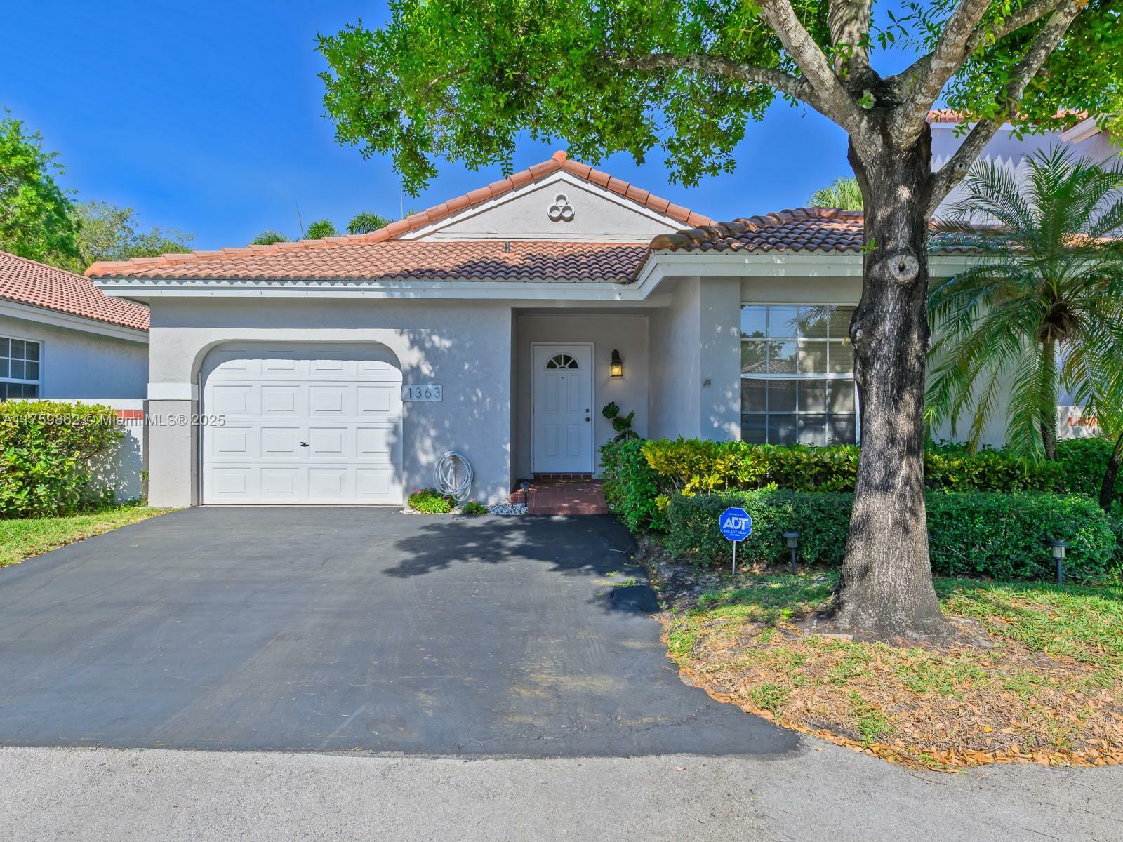 Property Photo:  1363 Seagrape Cir  FL 33326 