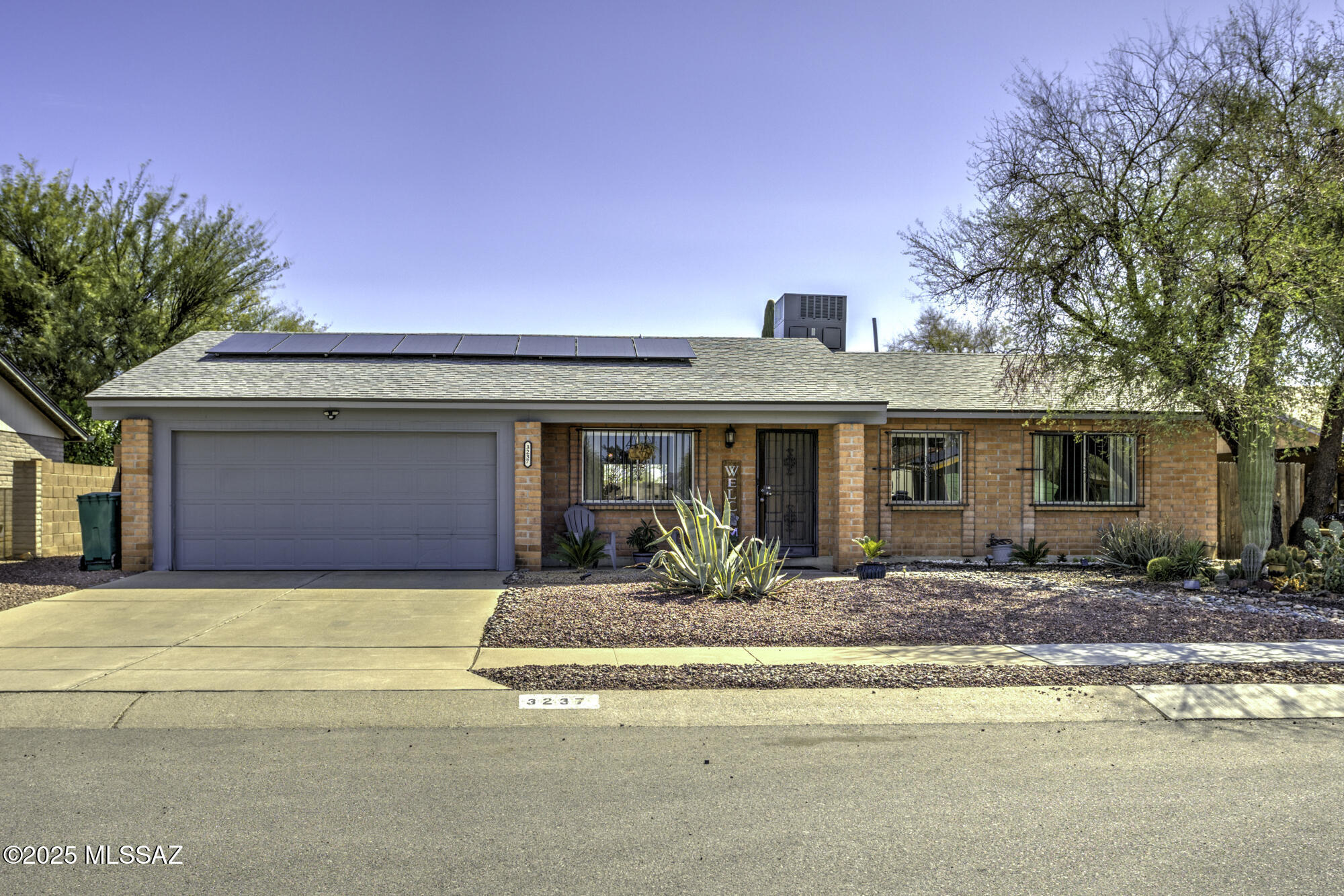 Property Photo: 3237 W Bayleaf Drive AZ 85741