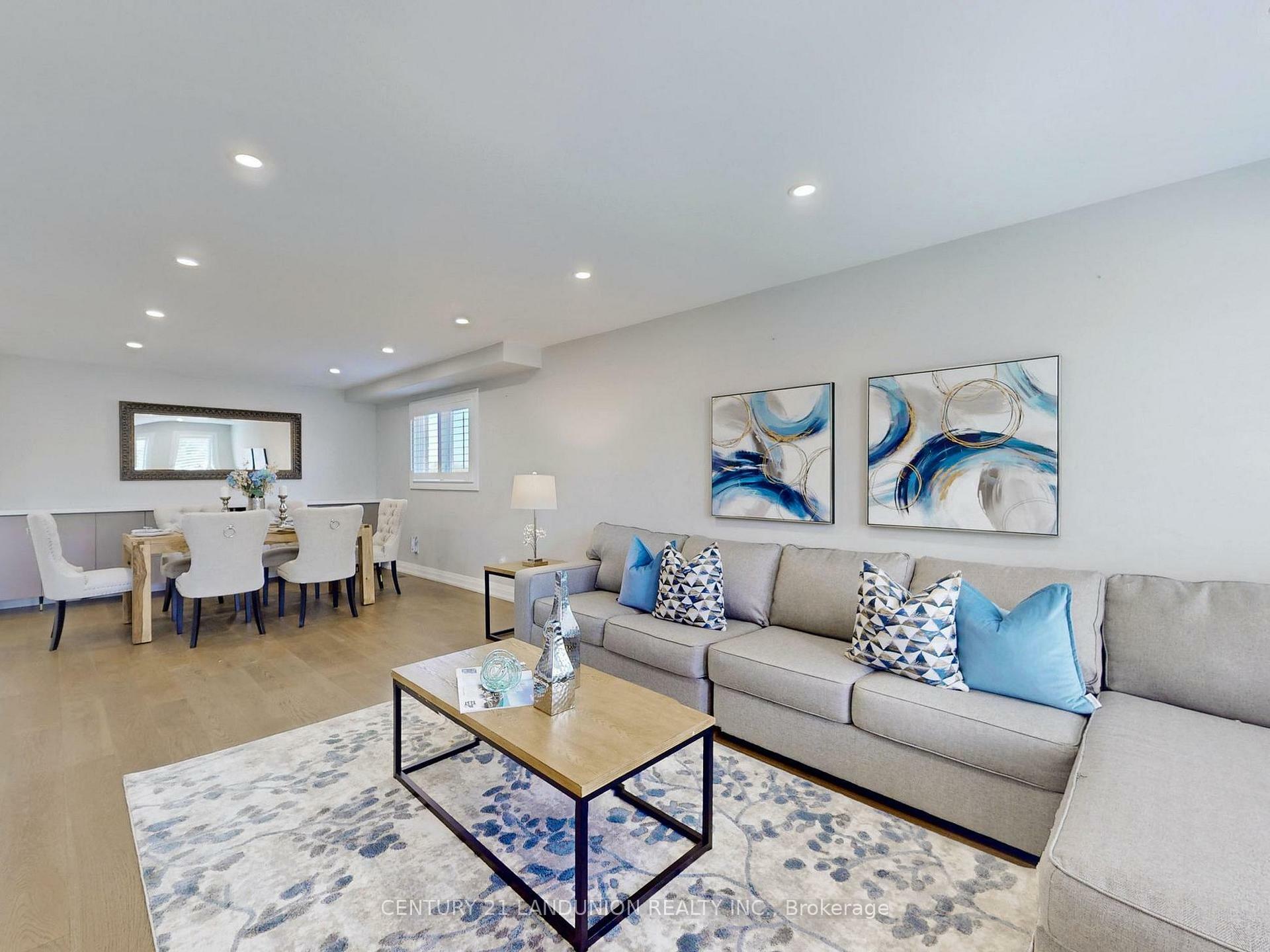 Property Photo: 18 Ravenhill Crescent ON L3S 2V1
