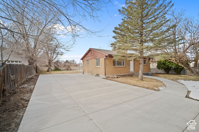 Property Photo:  446 E Mountain View Dr S  UT 84070 