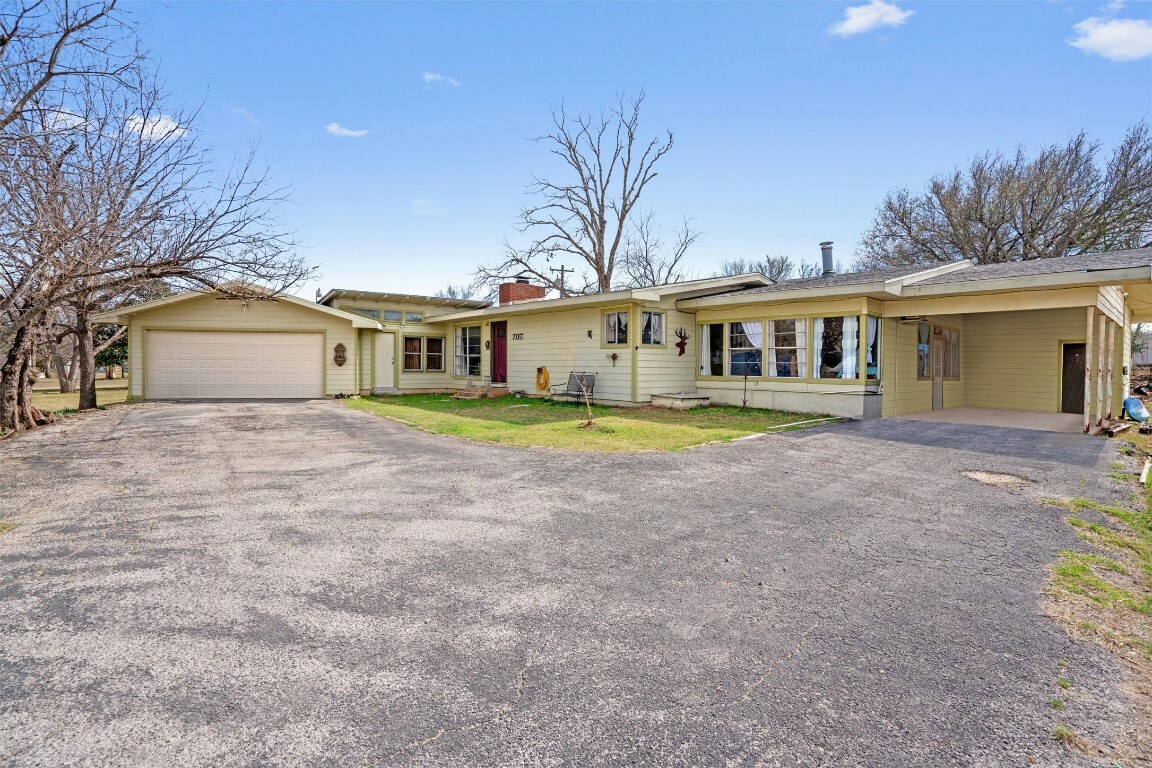 Property Photo:  707 Sandy Harbor Drive  TX 78657 