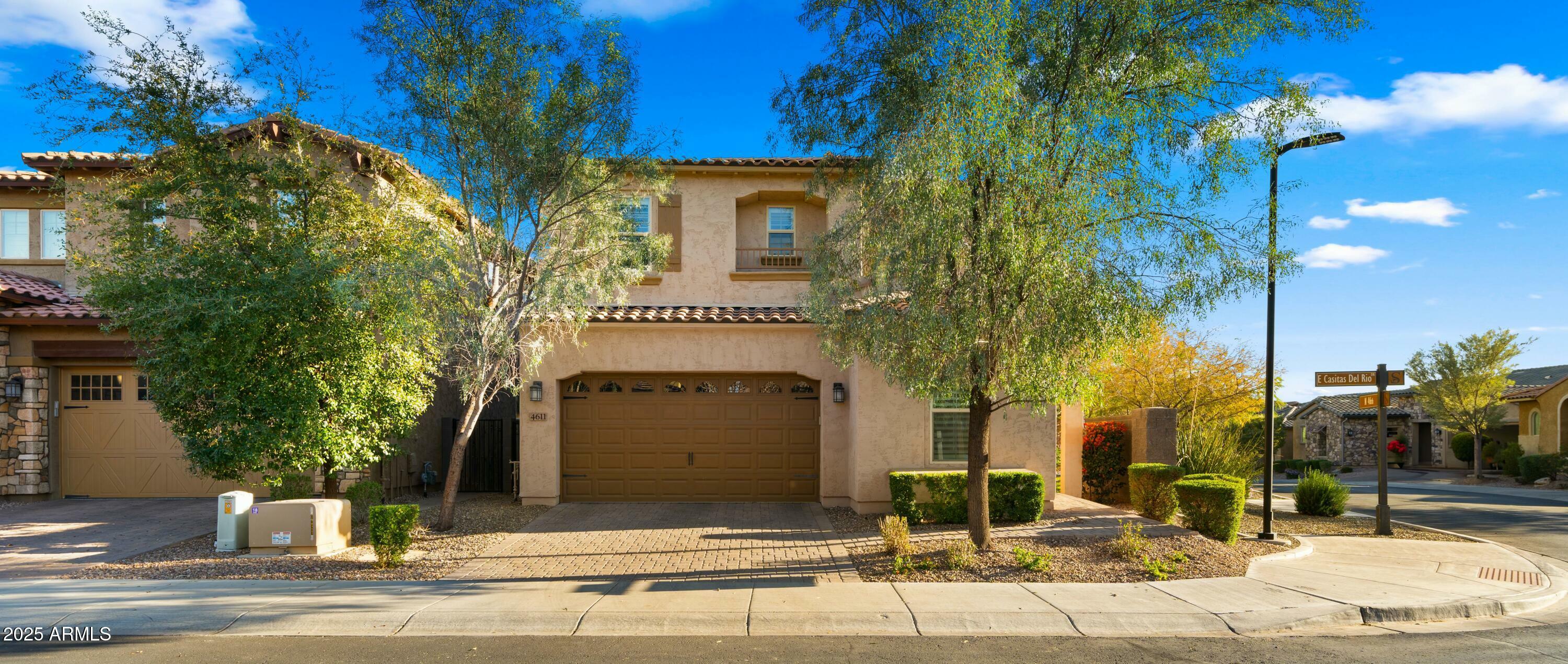 Property Photo: 4611 E Casitas Del Rio Drive AZ 85050