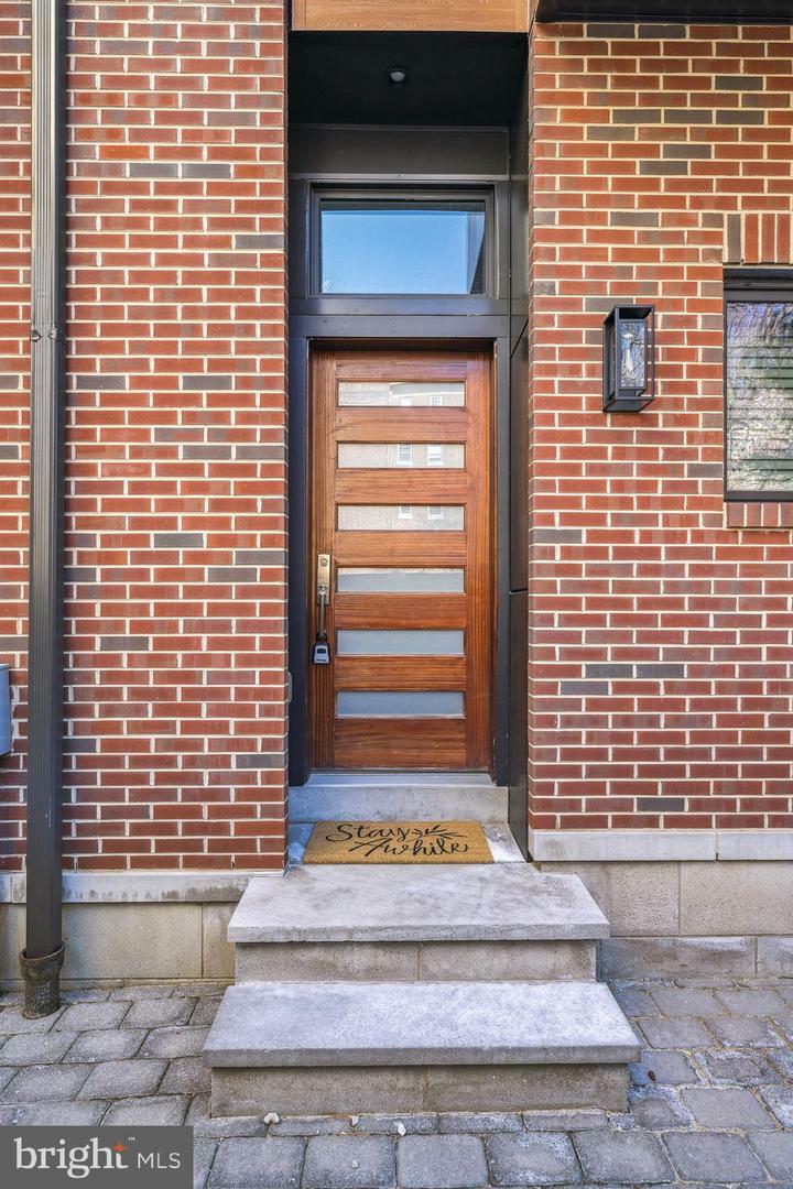 Property Photo: 48 N 3rd Street 3 PA 19106